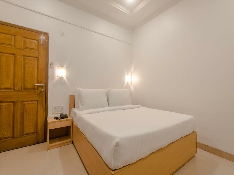 Oyo Flagship 572 Santacruz West Hotel มุมไบ ภายนอก รูปภาพ